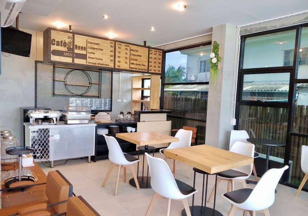 PHUKET FIVE FOR TUNE HOLIDAY HOTEL