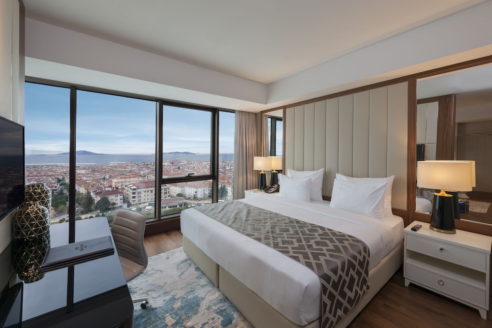 Elite World Grand Istanbul Kucukyali Hotel