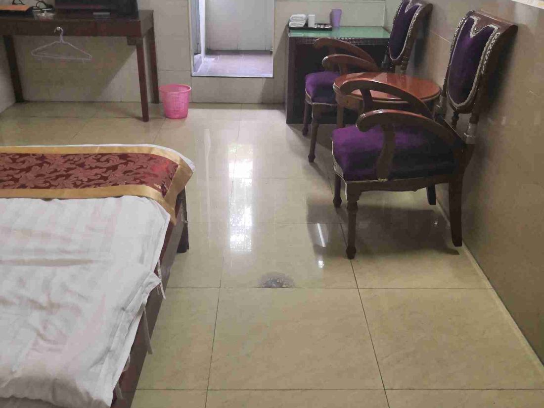 Red star apartment