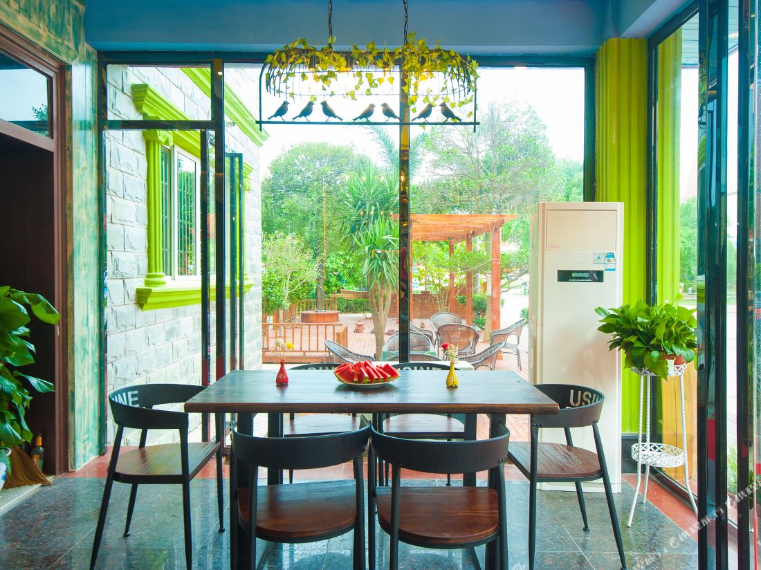 Beihai Haixia Villa Hotel (Haitai Villa Area)